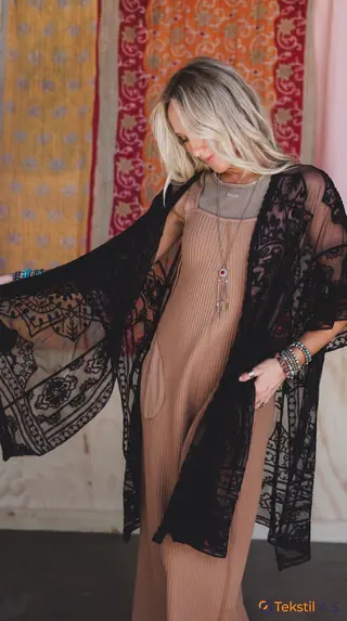 Çiçek Nakışlı Tül Kimono Siyah