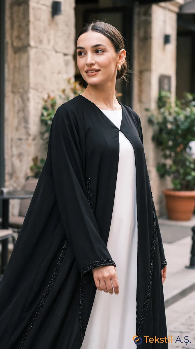 Sade Kesim Medine İpeği Ferace Siyah